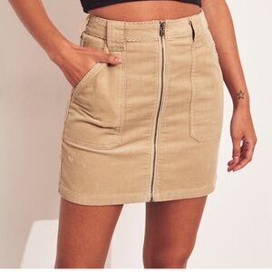 NWOT
HOLLISTER Beige Corduroy Mini Skirt